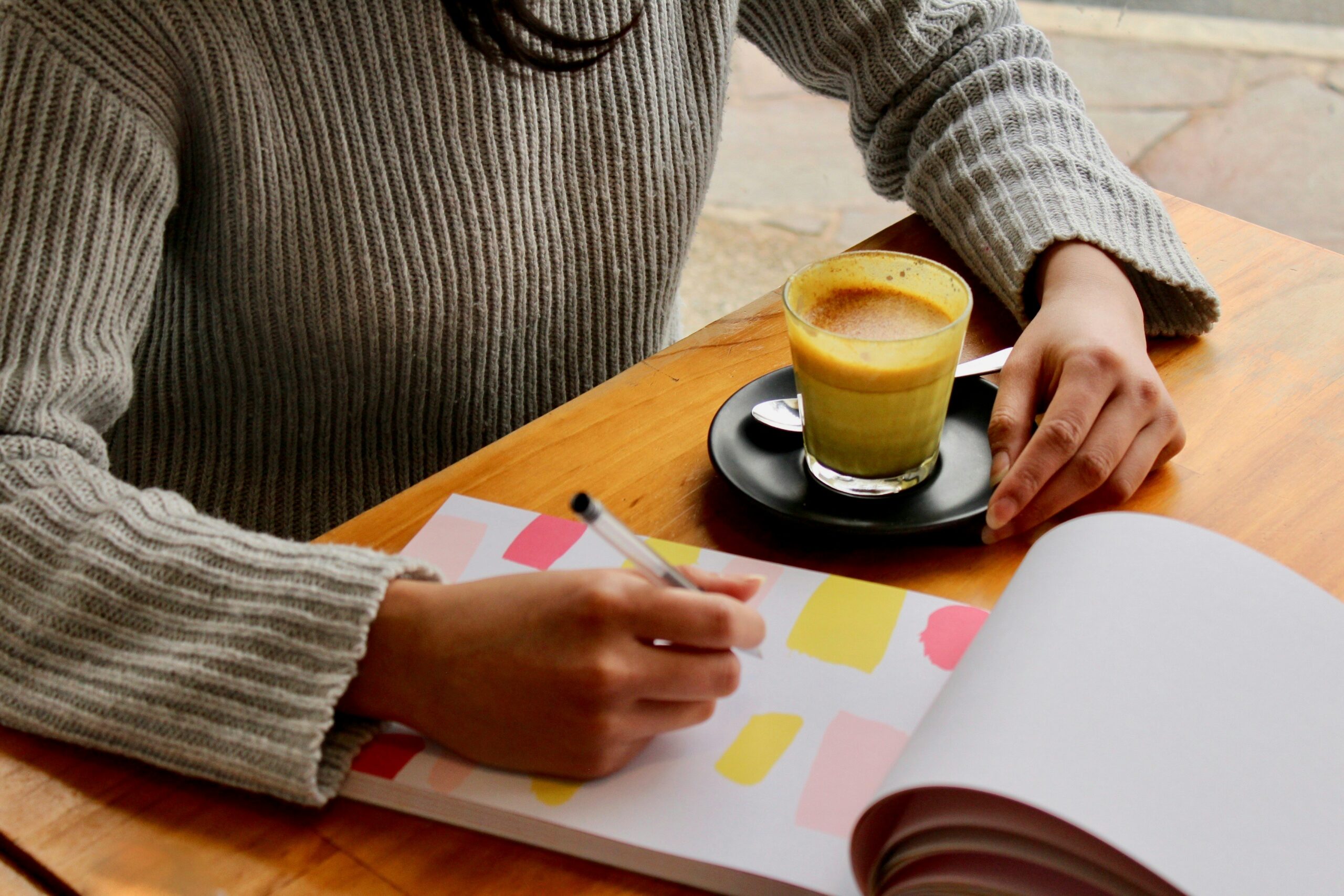 La Escritura Terapéutica: Una Herramienta Poderosa para Controlar y Reducir el Estrés